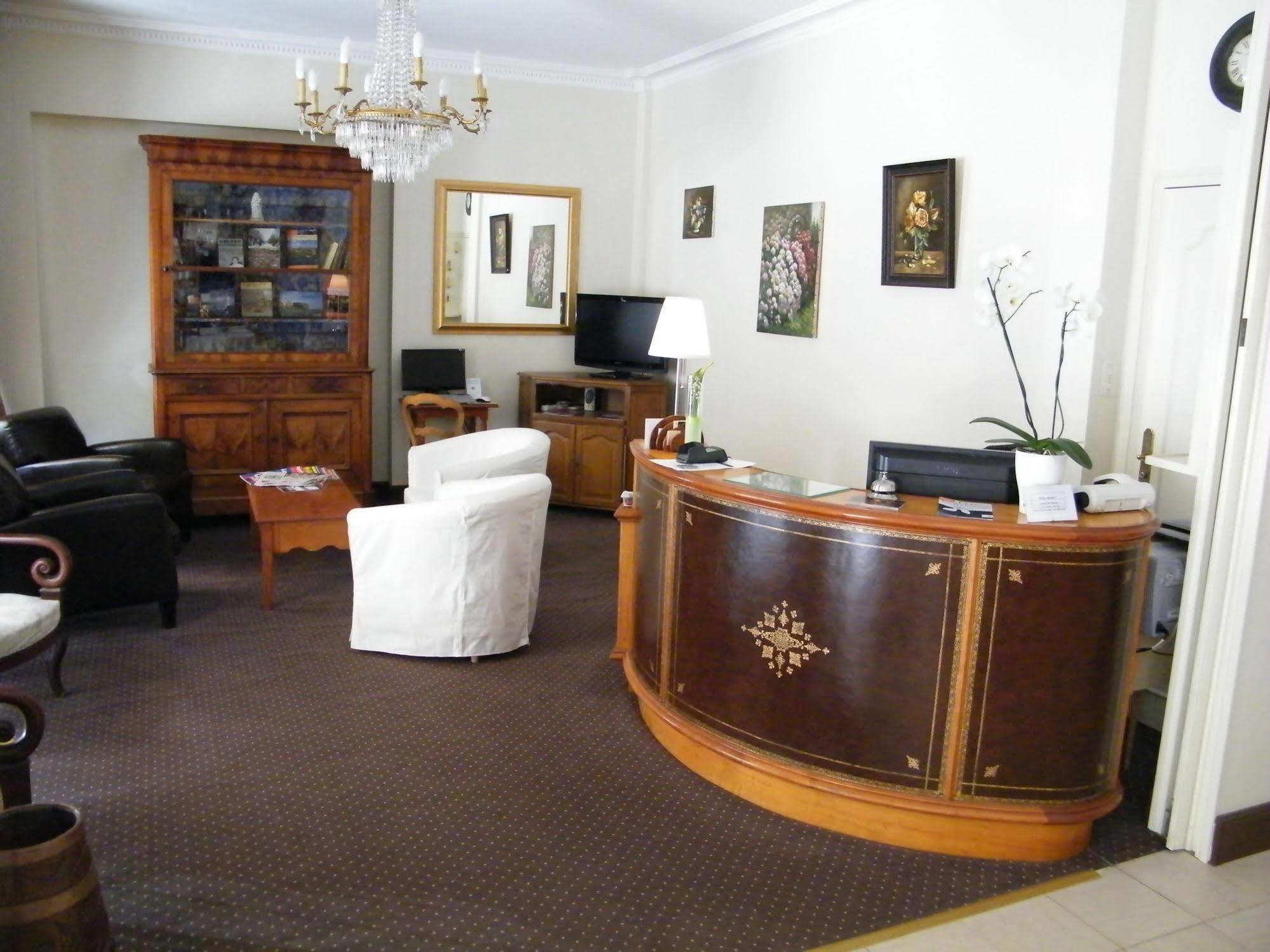 Balzac Hotel Fougères Eksteriør billede